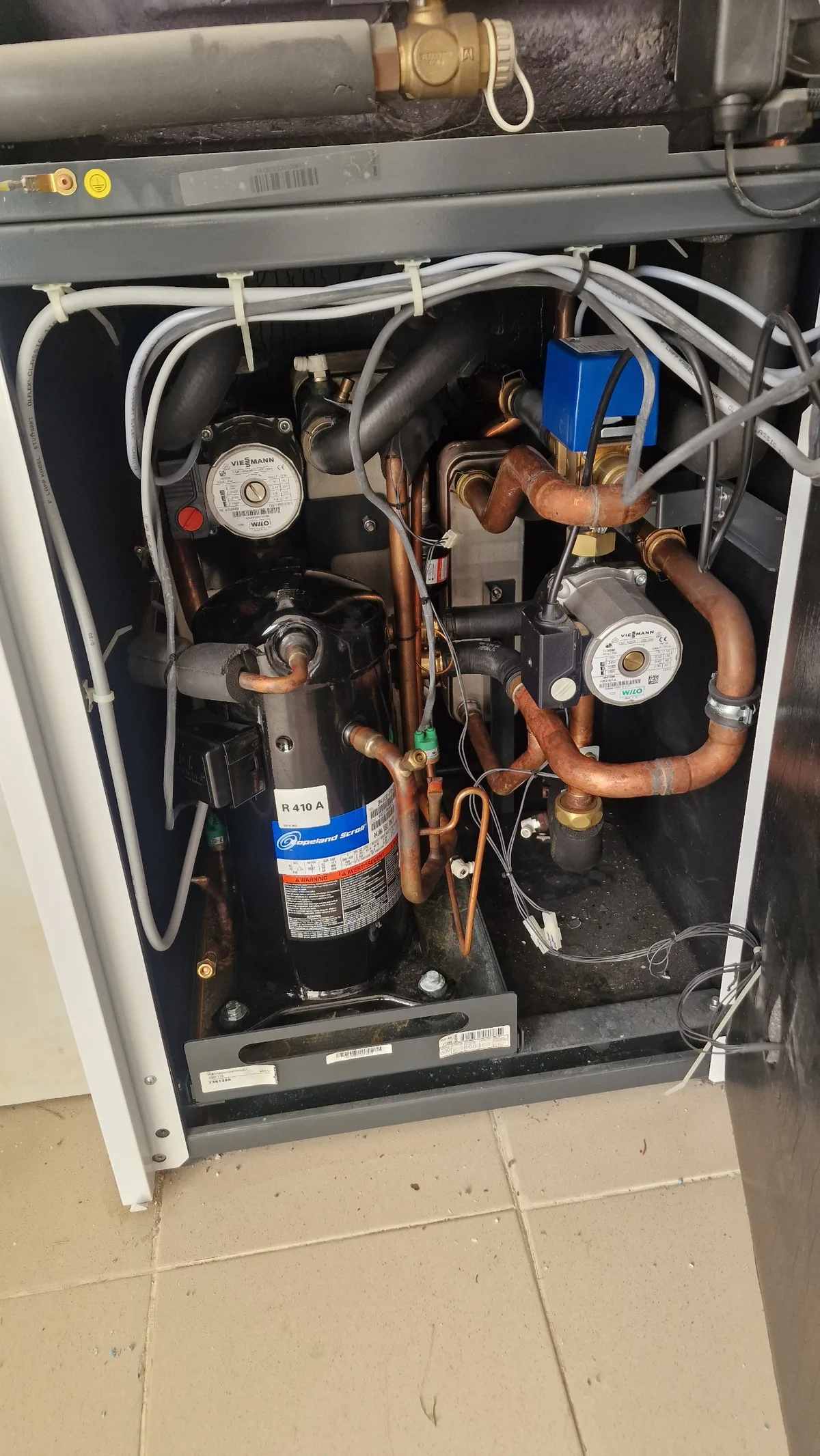 Viessmann šilumos siurblio vidiniai mazgai per patikrą po šilumokaičio keitimo